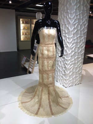 Baobab Couture, 2015 Pièce unique créée pour Textifood par Éric Raisina en fibres issues de l'écorce de baobab, fibres tissées et crochetées.